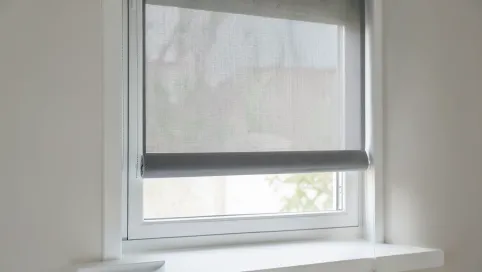 Roletą podtynkowa z moskitierą