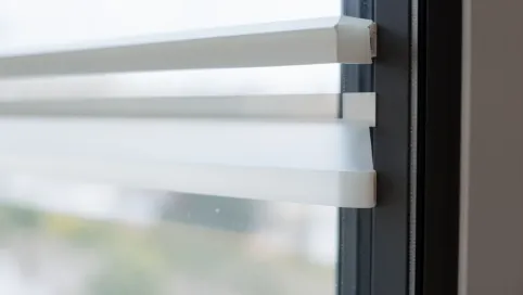 Roleta przyklejana do szyby