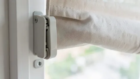 Rolety bezinwazyjne co to znaczy