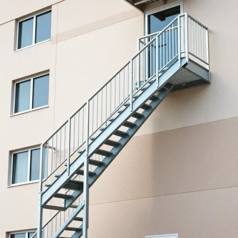 Schody ewakuacyjne zewnętrzne cena