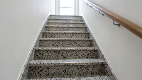 Schody granitowe wewnętrzne cena