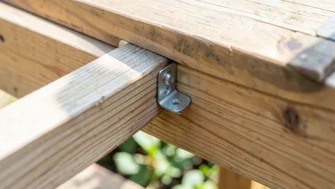 System ukrytego montażu desek tarasowych