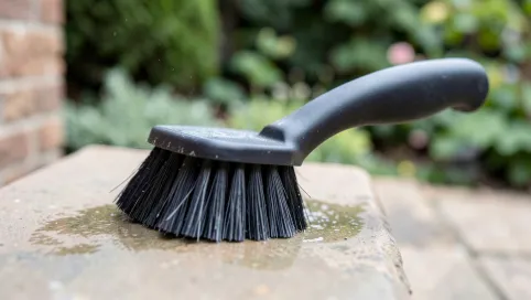 Szczotka do mycia tarasu