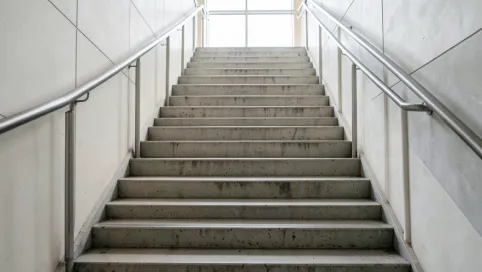 Szerokość schodów w budynkach użyteczności publicznej