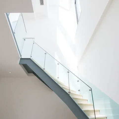 Szklana balustrada schody cena