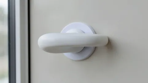 Uchwyt do drzwi balkonowych samoprzylepny