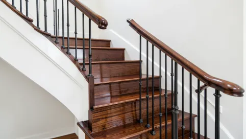 Wykończenie schodów cena