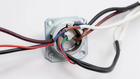 Wyłącznik schodowy podwójny ile żył