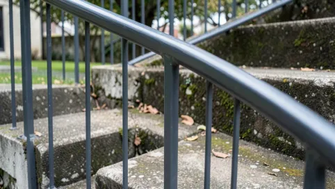 Wysokość barierki na schodach zewnętrznych