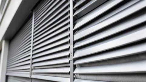 Żaluzje fasadowe czy rolety zewnętrzne cena