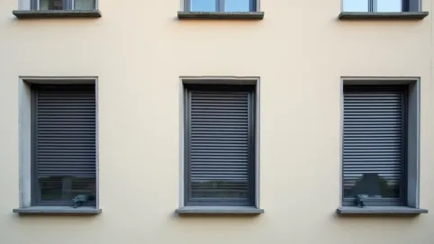 Żaluzje fasadowe czy rolety zewnętrzne cena Płock