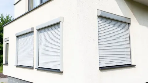 Żaluzje fasadowe czy rolety zewnętrzne cena Toruń