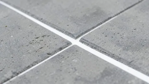 Fuga do płyt tarasowych betonowych
