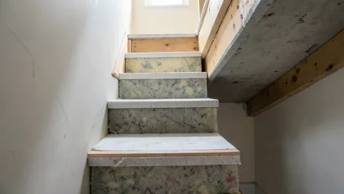 Jak ocieplić schody betonowe na strych