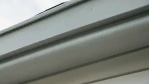 Jaki kolor podbitki do grafitowego dachu