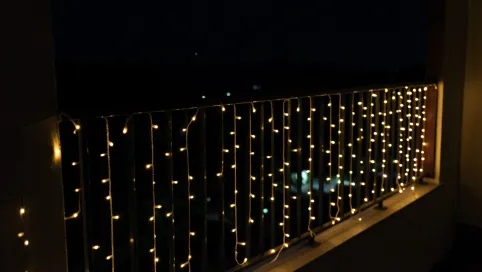 Kurtyna świetlna na balkon