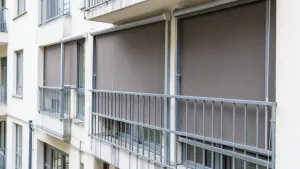 Rolety antywłamaniowe na balkon w bloku