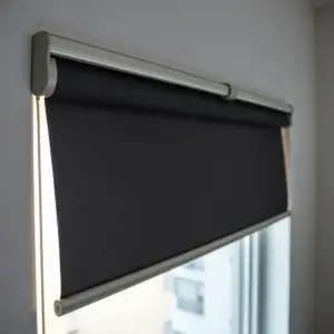 Rolety w kasecie aluminiowej z prowadnicami