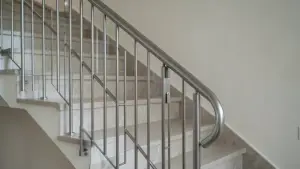 Wysokość balustrady na klatce schodowej